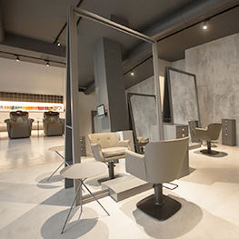 Парикмахерская мебель Maletti в интерьере салона красоты