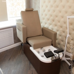 interior beauty salon mon plezir foot spa (1).jpg