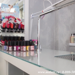interior beauty salon mon plezir smart nails manicure (5).jpg