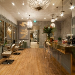 Front-Room-Bar-Hair-Cutting-Area-Best-Salon-in-Notting-hill-West-London-top-luxury-hairdressing-salon-and-hair-colour-specialists-London.jpg